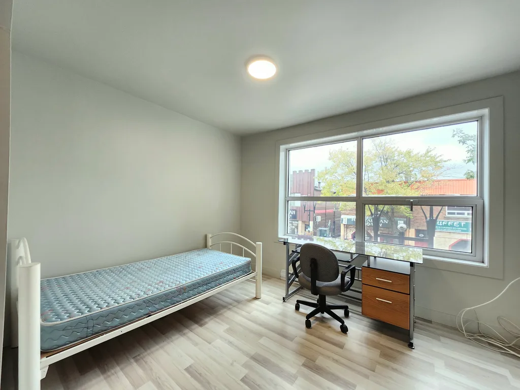 60-2_Perreault-E — photo 3