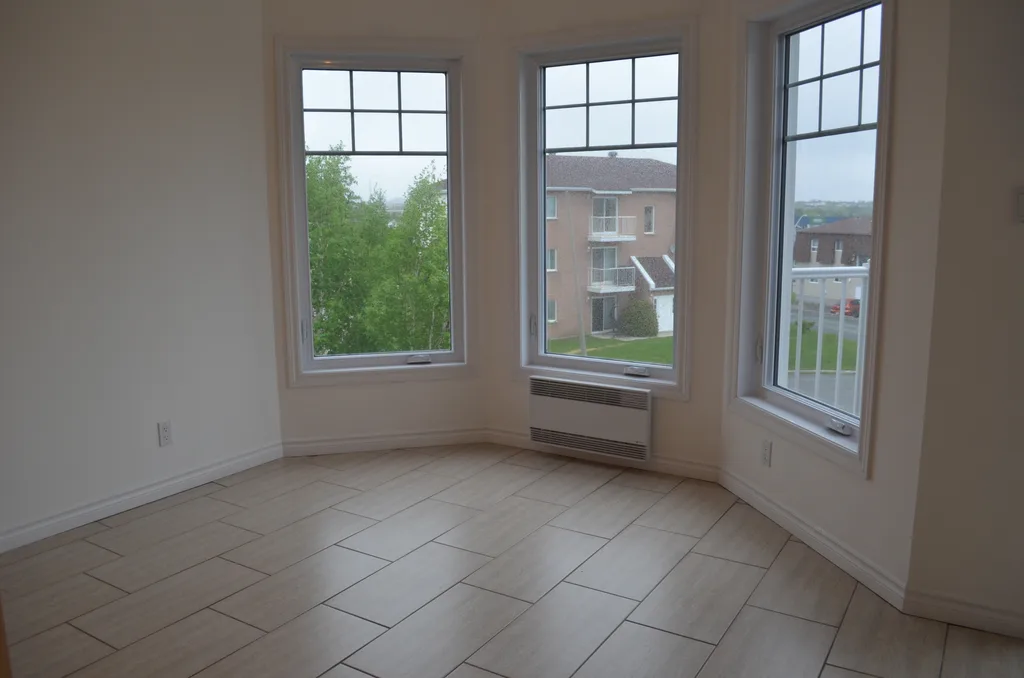 806-10_Emile-Dussault — photo 3